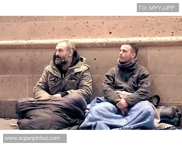 足球巨星街头化身流浪汉引热议揭示名利背后真实人性